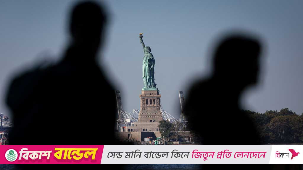 শাটডাউন: ডেমোক্র্যাট রাজ্যগুলোর জন্য বরাদ্দ অর্থ আটকাল হোয়াইট হাউস
