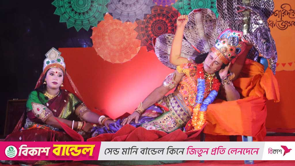 রমনার কালী মন্দিরে ধুনুচি নাচের আনন্দ, ‘স্মৃতির’ যাত্রাপালা