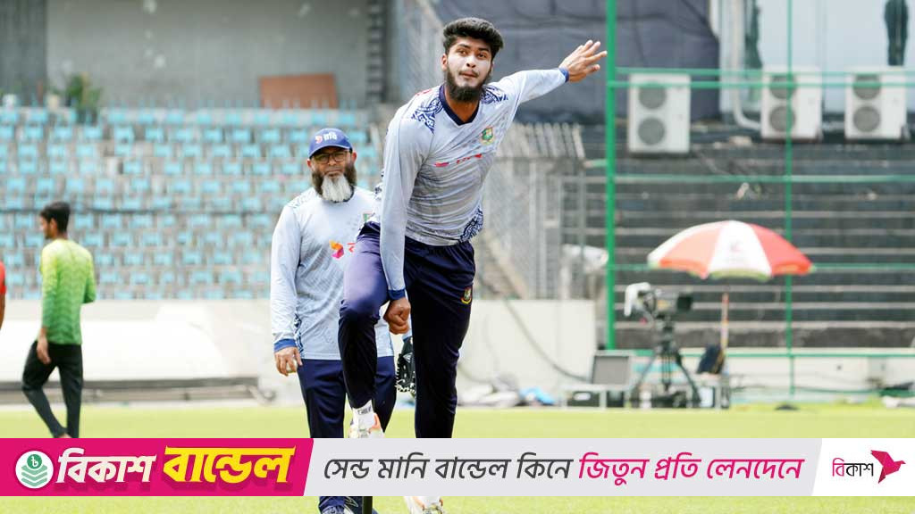 সাদা বলে রঙিন রিশাদকে সাদা পোশাকেও দেখতে চান মুশতাক