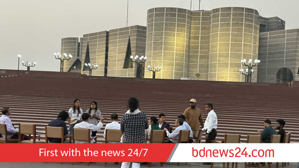 জুলাই সনদ সই অনুষ্ঠান: প্রস্তুত হচ্ছে সংসদ প্রাঙ্গণ