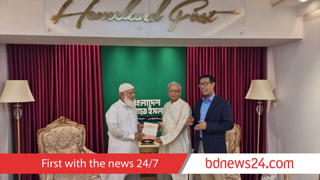জুলাই সনদ: জামায়াত ও এনসিপির কাছে আমন্ত্রণপত্র নিয়ে বদিউল আলম