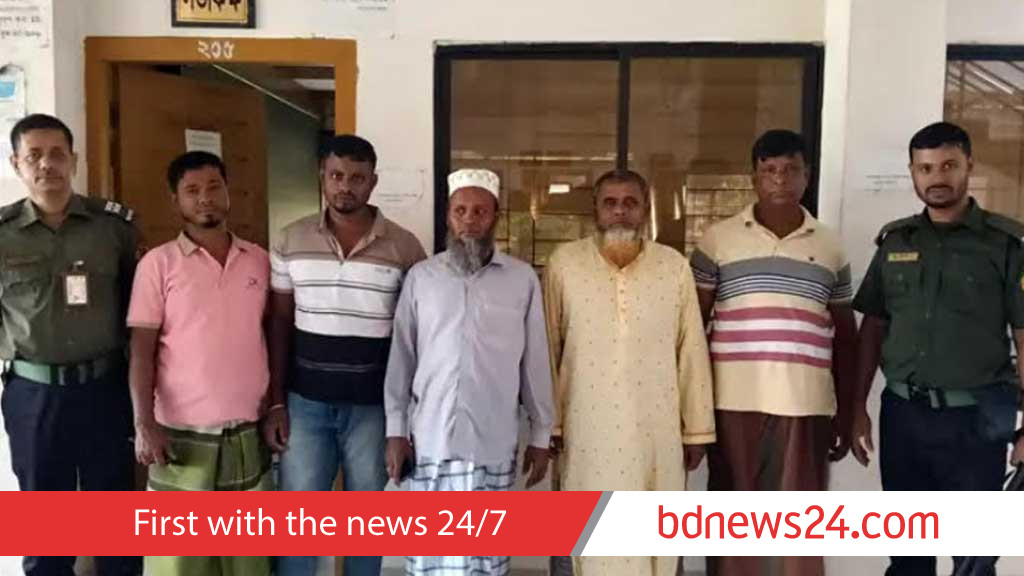 নিষেধাজ্ঞার সময় ইলিশ কেনায় শরীয়তপুরে পাঁচ ক্রেতাকে জরিমানা