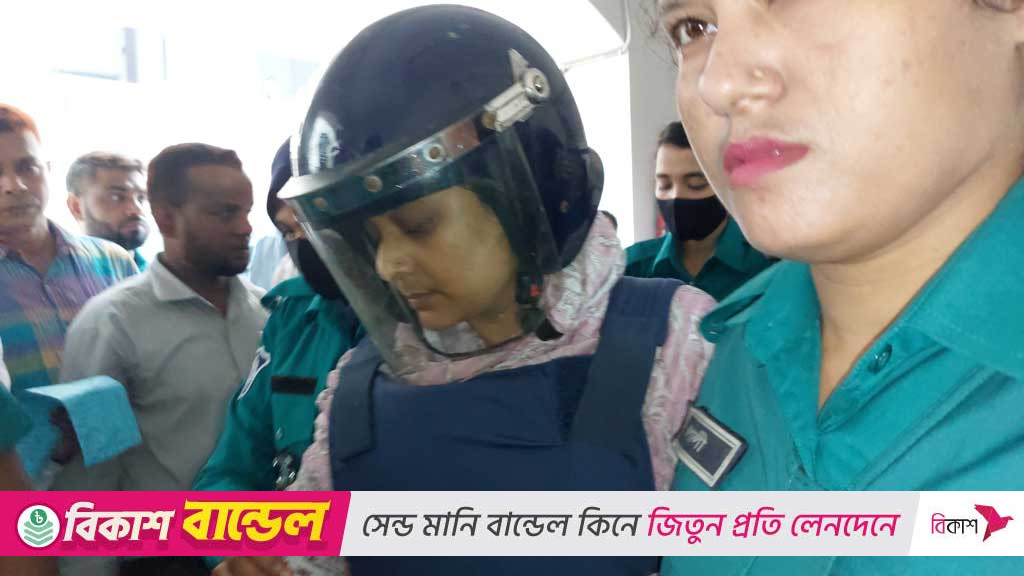 মাকে কাঠগড়ায় দেখে কাঁদলেন নাজা, আপ্লুত বুবলীও