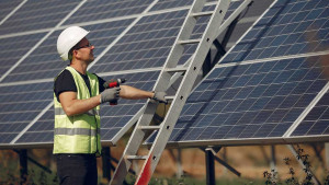 পুরানো সৌর প্যানেলকে নতুনভাবে ব্যবহারের উপায় পেলেন গবেষকরা