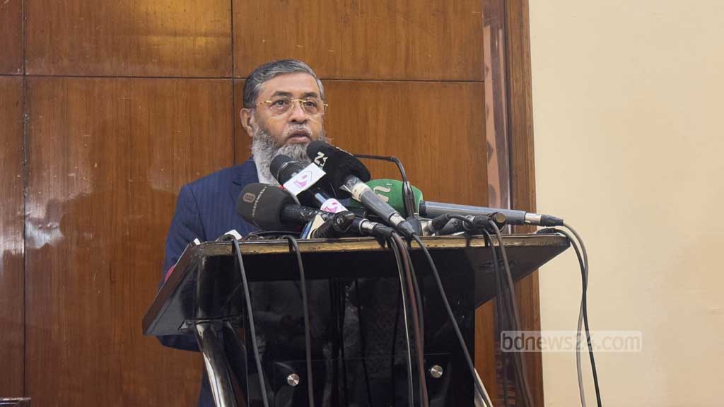 এক্সপোর্টার্স অ্যাসোশিয়েশন অব বাংলাদেশ-ইএবির সভাপতি মোহাম্মদ হাতেম