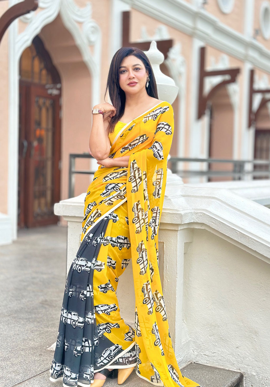 অভিনেত্রী জয়া আহসান। ছবি: ফেইসবুক থেকে নেওয়া।