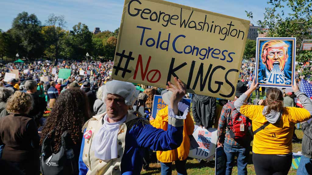 যুক্তরাষ্ট্রজুড়ে ট্রাম্পবিরোধী ‘নো কিংস’ বিক্ষোভে মানুষের ঢল যুক্তরাষ্ট্রজুড়ে ট্রাম্পবিরোধী ‘নো কিংস’ বিক্ষোভে মানুষের ঢল