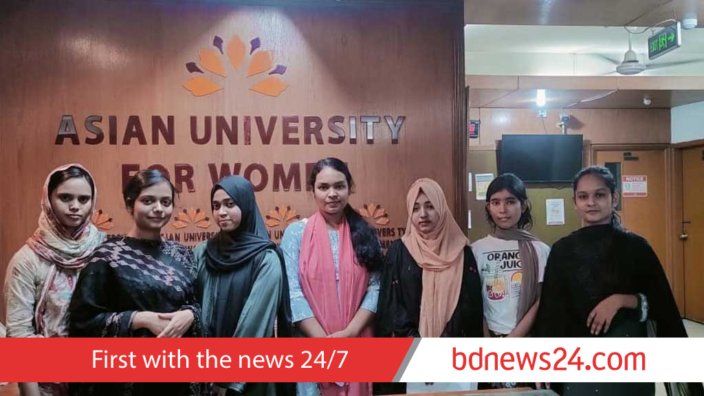 পোশাক কর্মী থেকে উচ্চ শিক্ষার পথে ৯ তরুণী