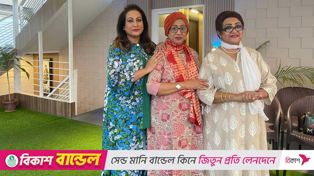 চম্পার কাছে বড় বোন সুচন্দা ‘মাথার উপর ছায়ার মত’