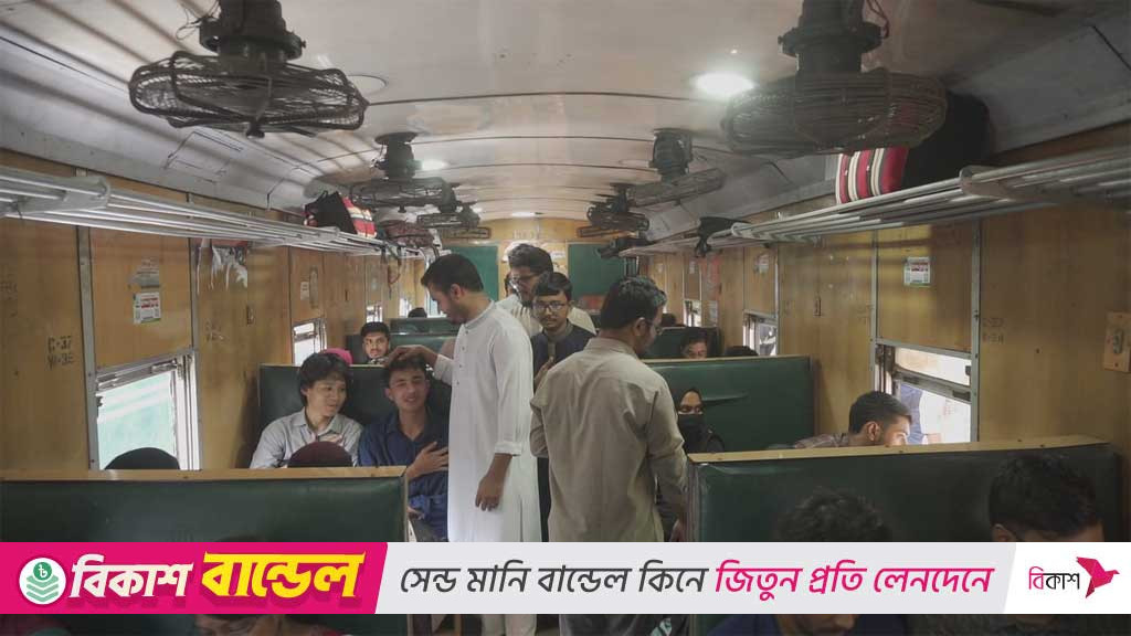 চাকসু নির্বাচনের প্রথম দিনে প্রচারে জমজমাট ক্যাম্পাস