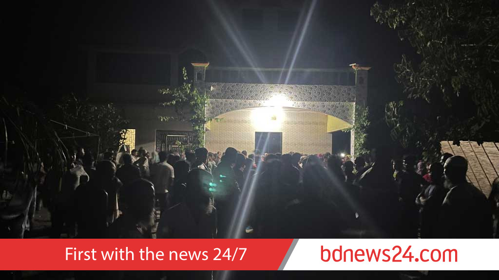 ফরিদপুরে এক ঘরে সন্তানের লাশ, আরেক ঘরে মায়ের