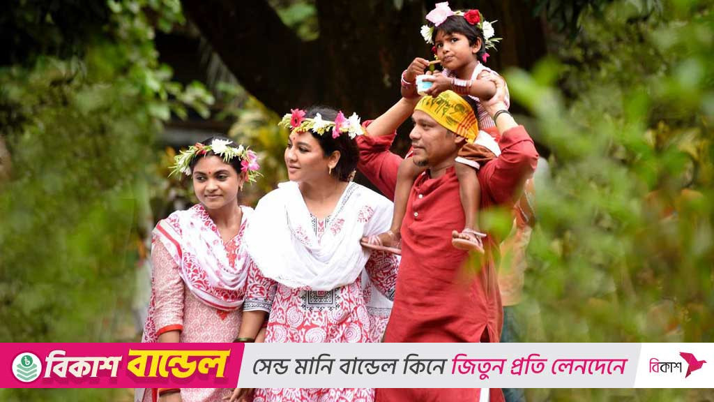 প্রেক্ষাগৃহে চলছে ‘ফেরেশতে’ ও ‘বাড়ির নাম শাহানা’