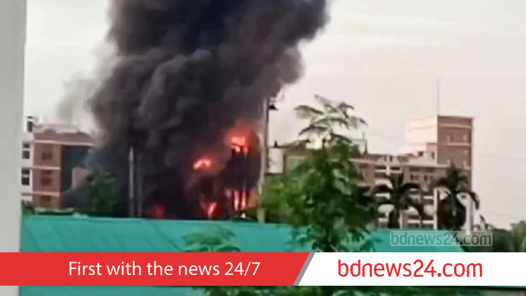 গাজীপুরে পোশাক কারখানায় অগ্নিকাণ্ড, ২ ঘণ্টার চেষ্টায় নিয়ন্ত্রণে