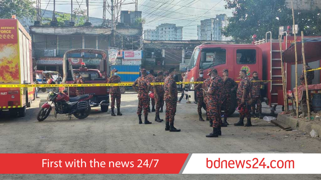 টঙ্গীর আগুন লাগা সেই রাসায়নিক গুদামের পাশে চলাচল নিষিদ্ধ