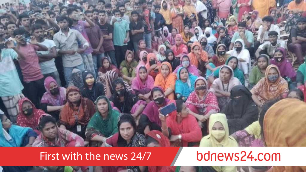 গাজীপুরে নারী পোশাক শ্রমিকদের মারধরের অভিযোগ, কারখানা বন্ধ ঘোষণা