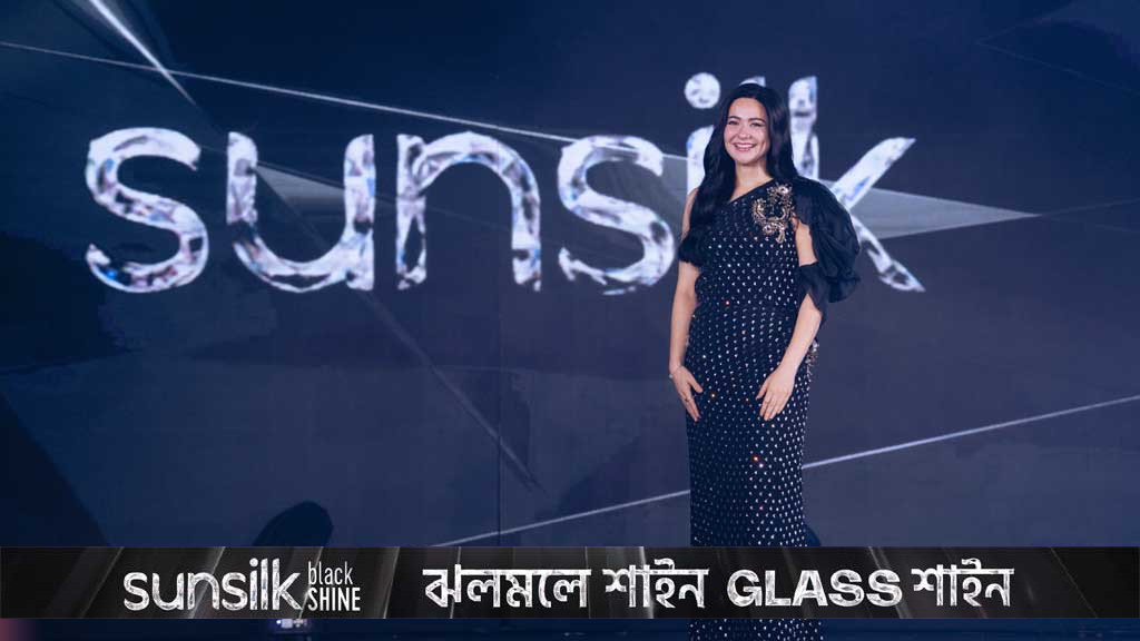 সানসিল্কের আমন্ত্রণে সফর শেষে ঢাকা ছেড়েছেন হানিয়া আমির