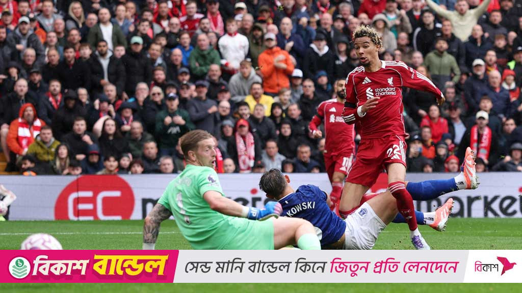 এভারটনকে হারিয়ে লিভারপুলের পাঁচে পাঁচ