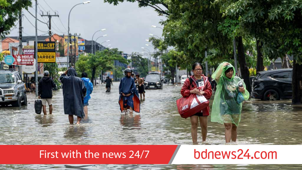 ইন্দোনেশিয়ায় ভারি বৃষ্টি, বন্যায় ১০ জনের মৃত্যু