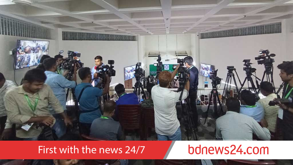 অবশেষে জাকসুর ভোট গণনা শেষ, এবার ফলের অপেক্ষা