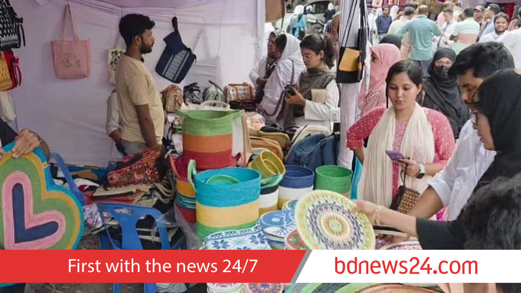পাটপণ্য মেলায় তিন দিনে ১২ লাখ টাকার বিক্রি