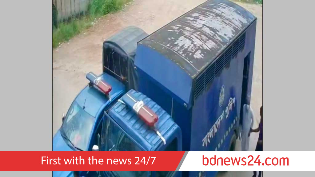 ছাগল কাণ্ডের মতিউরকে ‘অনৈতিক সুবিধা’: ১১ পুলিশ বরখাস্ত