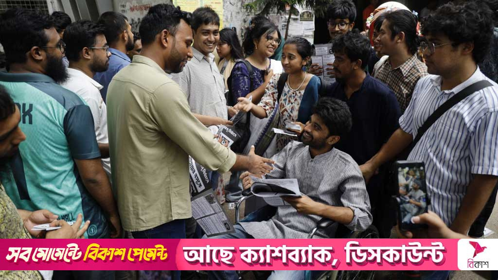হুইল চেয়ারে ভোটের প্রচারে মেঘমল্লার বসু
