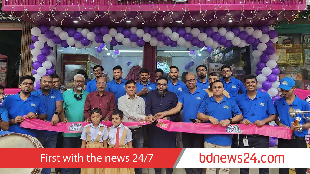 টাঙ্গাইলে একসঙ্গে ‘মিঠাইয়ের’ ৩ শোরুম