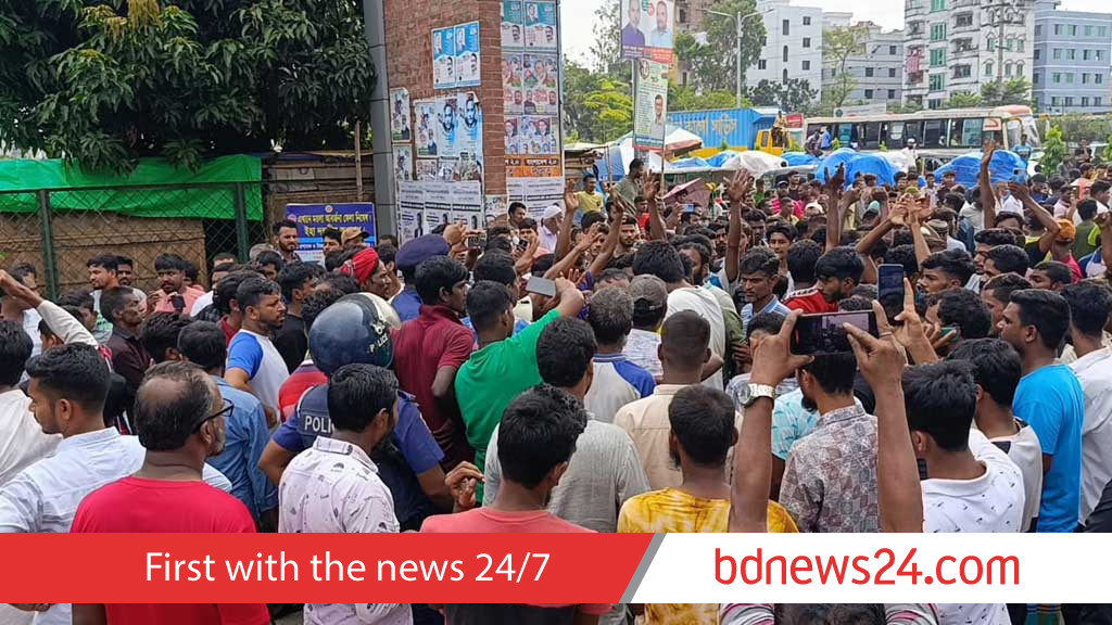 নারায়ণগঞ্জে ইজিবাইক চালক ও শিক্ষার্থীদের সংঘর্ষে আহত ১২