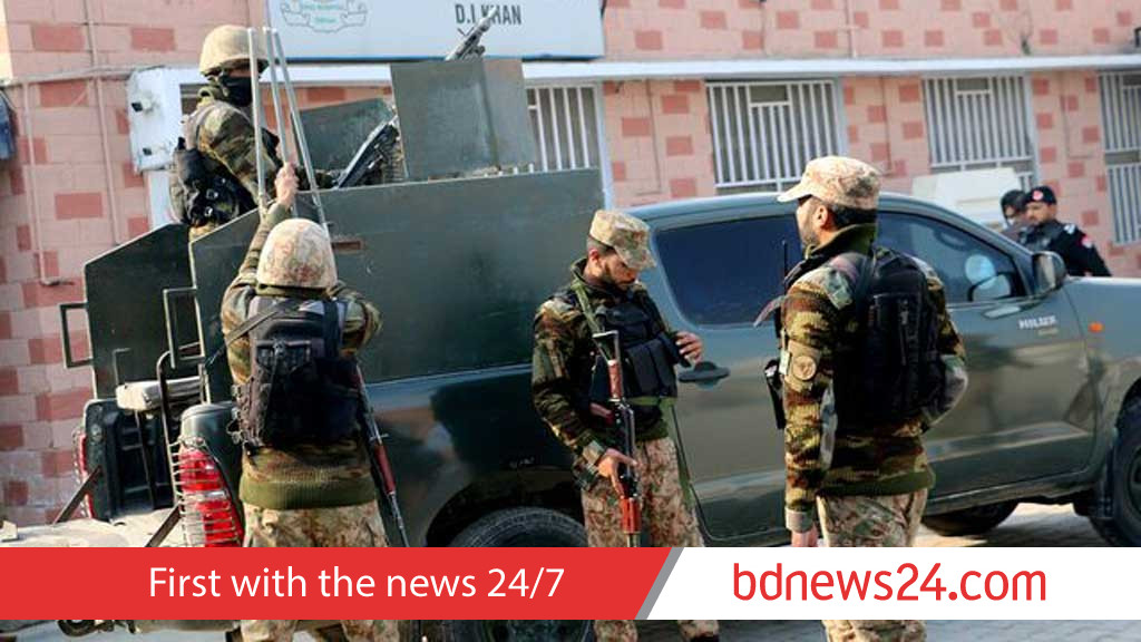 পাকিস্তানে সামরিক গাড়িবহরে জঙ্গি হামলা, ১২ সেনা নিহত