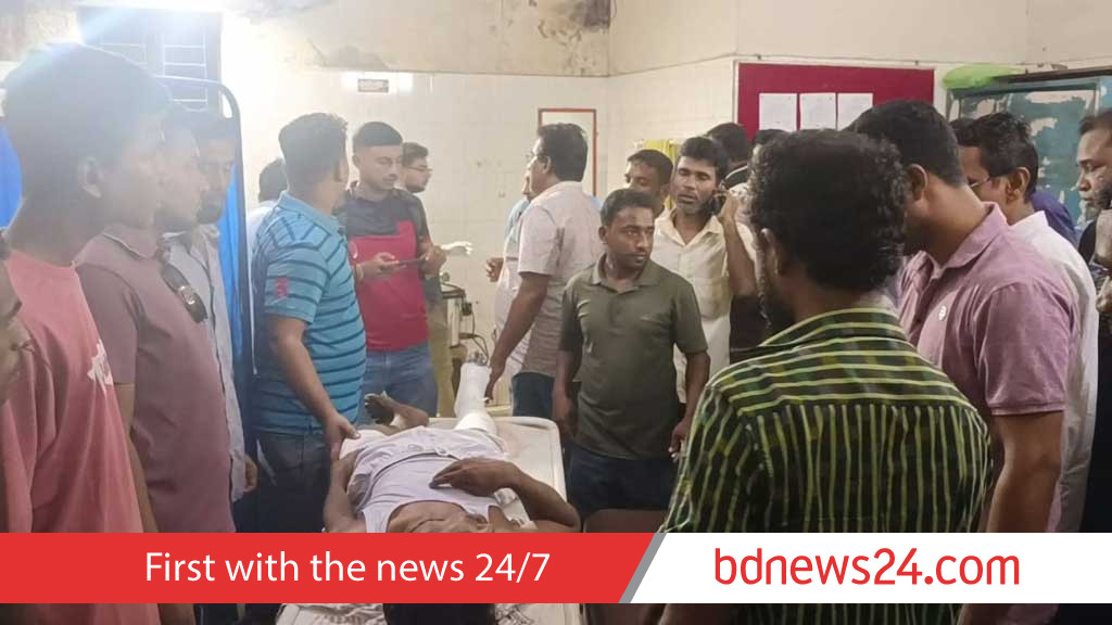 স্কুল থেকে ফেরার পথে প্রধান শিক্ষকের হাত-পা ভেঙে দিল হামলাকারীরা