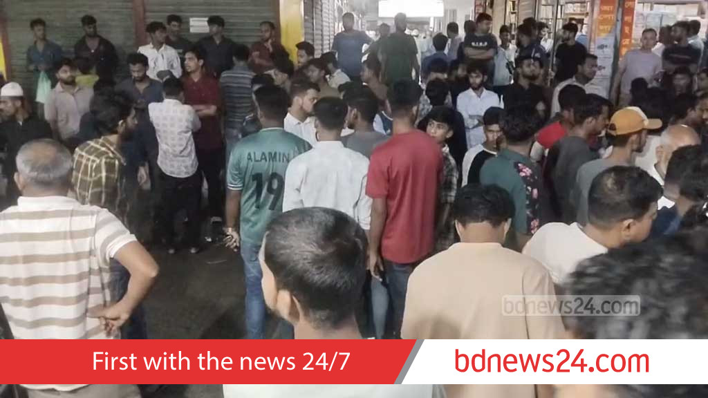 শিবচরে প্রকাশ্যে যুবককে কুপিয়ে হত্যা