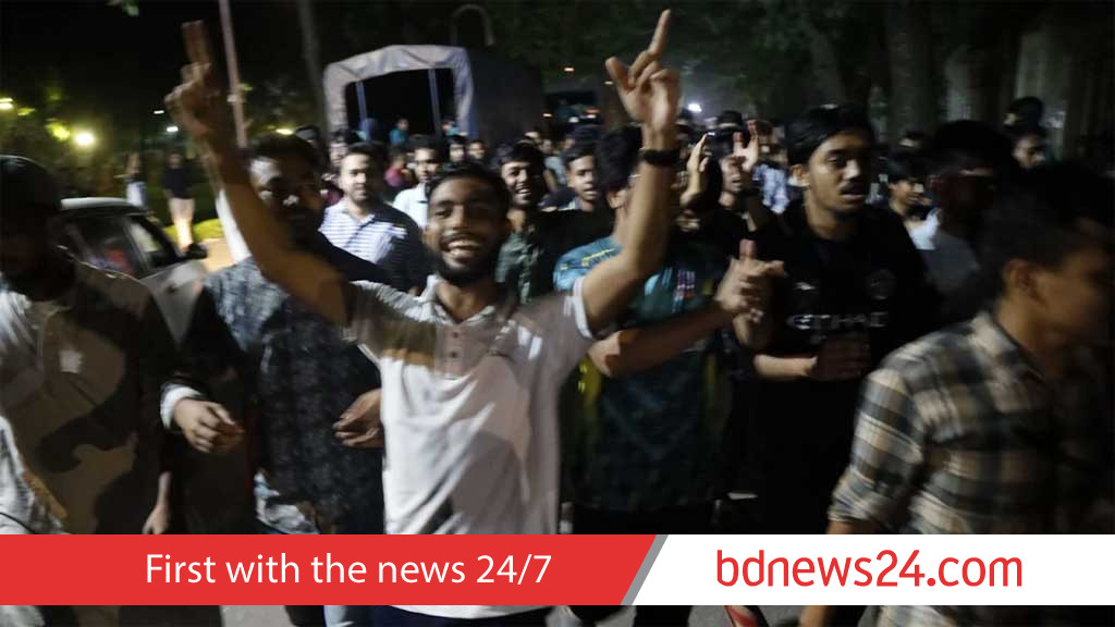 ফল ঘোষণা শেষের আগেই শিবিরের বিজয় মিছিল