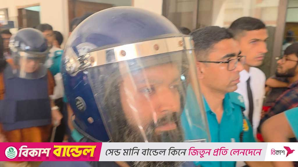 স্ত্রীকে নামাজ পড়ে দোয়া করার বার্তা দিয়েছেন সোলায়মান