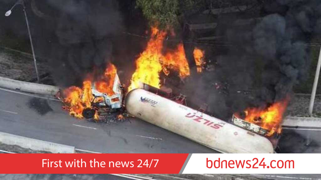 মেক্সিকোয় ট্যাঙ্কার ট্রাক বিস্ফোরণে মৃত্যু বেড়ে ২৫