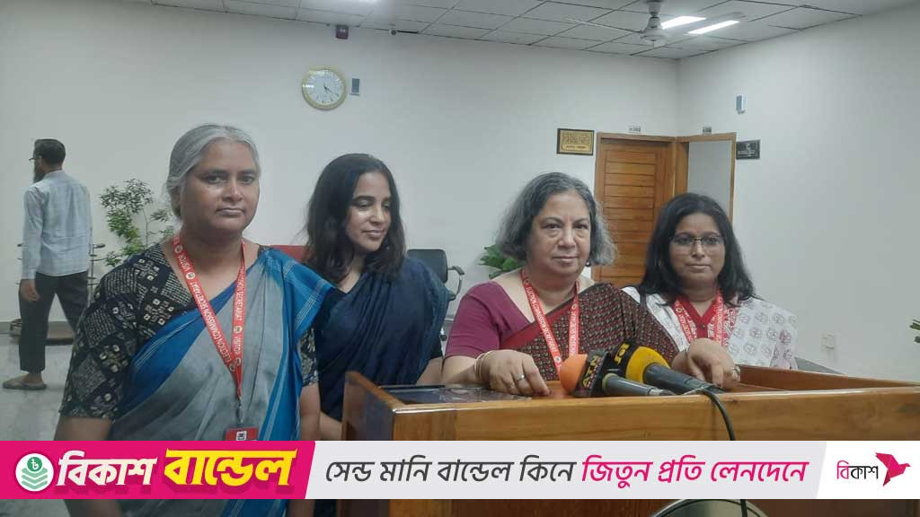 ইসির কাছে ৩৩% নারী প্রার্থীর বাধ্যবাধকতা দাবি