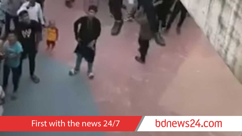 জিয়ার সমাধিসৌধ থেকে ঝুলন্ত ব্যক্তির ভিডিও নিয়ে নানা গুঞ্জন, যা জানাচ্ছে পুলিশ
