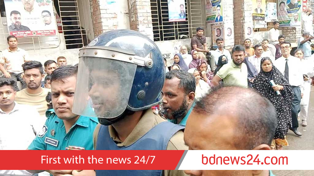 সীমান্তে গ্রেপ্তার ছাত্রলীগের জোবায়েরকে জেলগেইটে জিজ্ঞাসাবাদের নির্দেশ