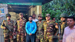 নোয়াখালীতে পাচারকালে ৬৭০ বস্তা ইউরিয়া সার জব্দ