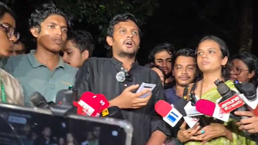 জাকসু নির্বাচনে অনিয়মের অভিযোগ তুলে নির্বাচন বর্জন করে বাম-প্রগতিশীল শিক্ষার্থীদের চারটি প্যানেল।