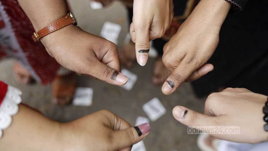 ডাকসু ভোট শেষে ফলের অপেক্ষা