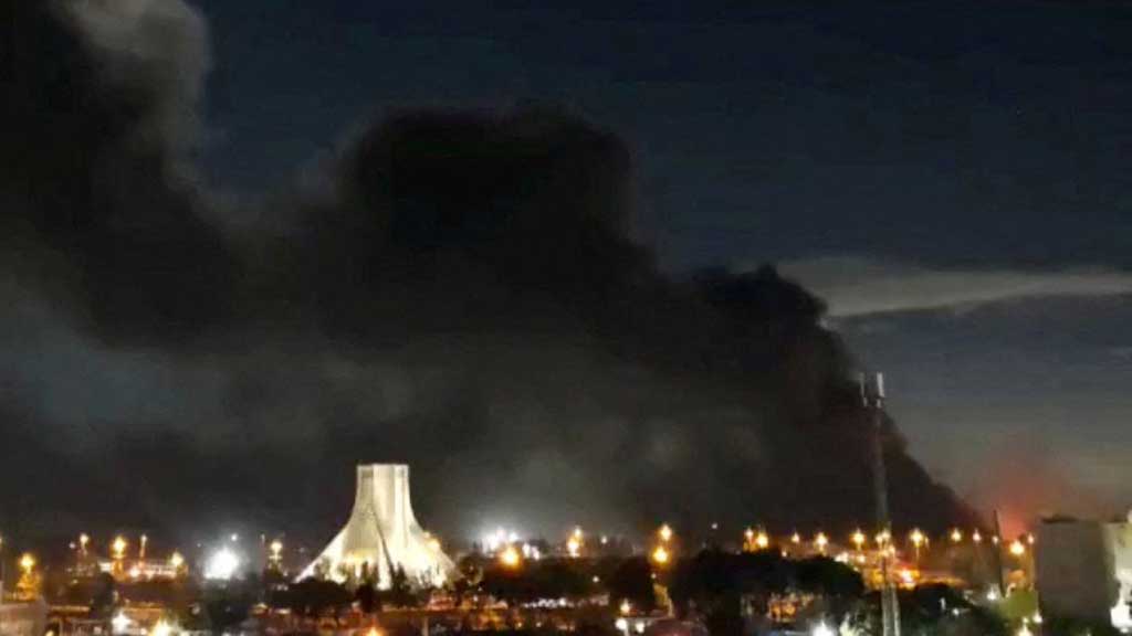 ইরান যুদ্ধ: মধ্যপ্রাচ্যে কাজ হারানোর শঙ্কায় বহু প্রবাসী, খরচ বাড়ায় হিমশিম - Image 1