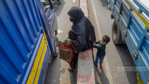Babu Bazar Bridge: Crossing on the edge