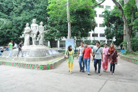 সাম্প্রতিক কিউএস ওয়ার্ল্ড র‌্যাঙ্কিংয়ে আমরা প্রথম ৫০০ বিশ্ববিদ্যালয় তো দূরের কথা, ৭০০ এর মধ্যেও নেই 