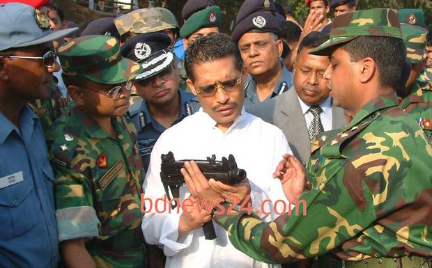 অন্য একটি দেশের ভেতর দিয়ে যুদ্ধাস্ত্র নিয়ে যাওয়া তো সম্ভব নয় সে দেশের সরকার ও প্রশাসনের উচ্চ পর্যায়কে অন্ধকারে রেখে 