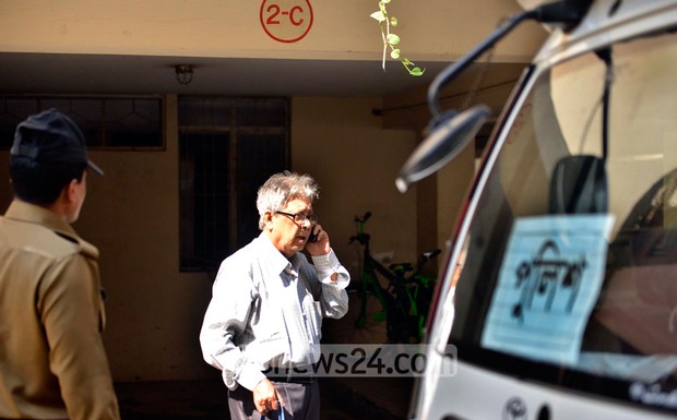 Physics professor Ajay Roy, torn down by his son Avijit Roy's murder, wants the FBI to be given 'free hand' in the investigations. File photo. 