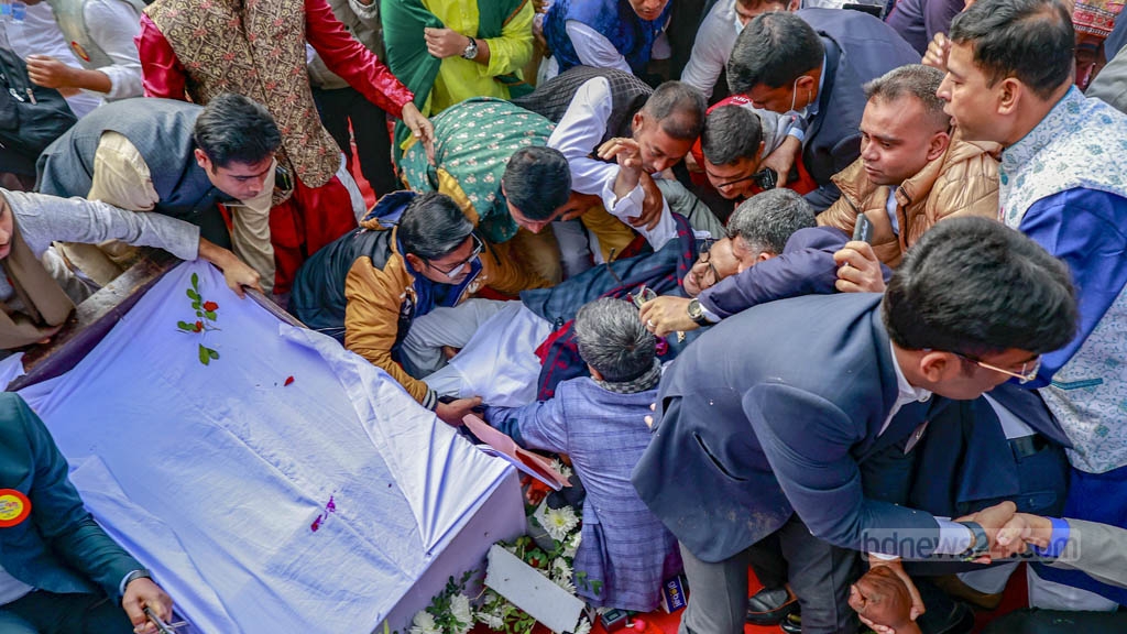 Jan 6: The overcrowded stage of Bangladesh Chhatra League’s 75th anniversary programme at Dhaka University collapses during Awami League General Secretary Obadul Quader’s speech.  