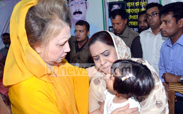 নিখোঁজ সুমনের পরিবারের সঙ্গে খালেদা জিয়া 