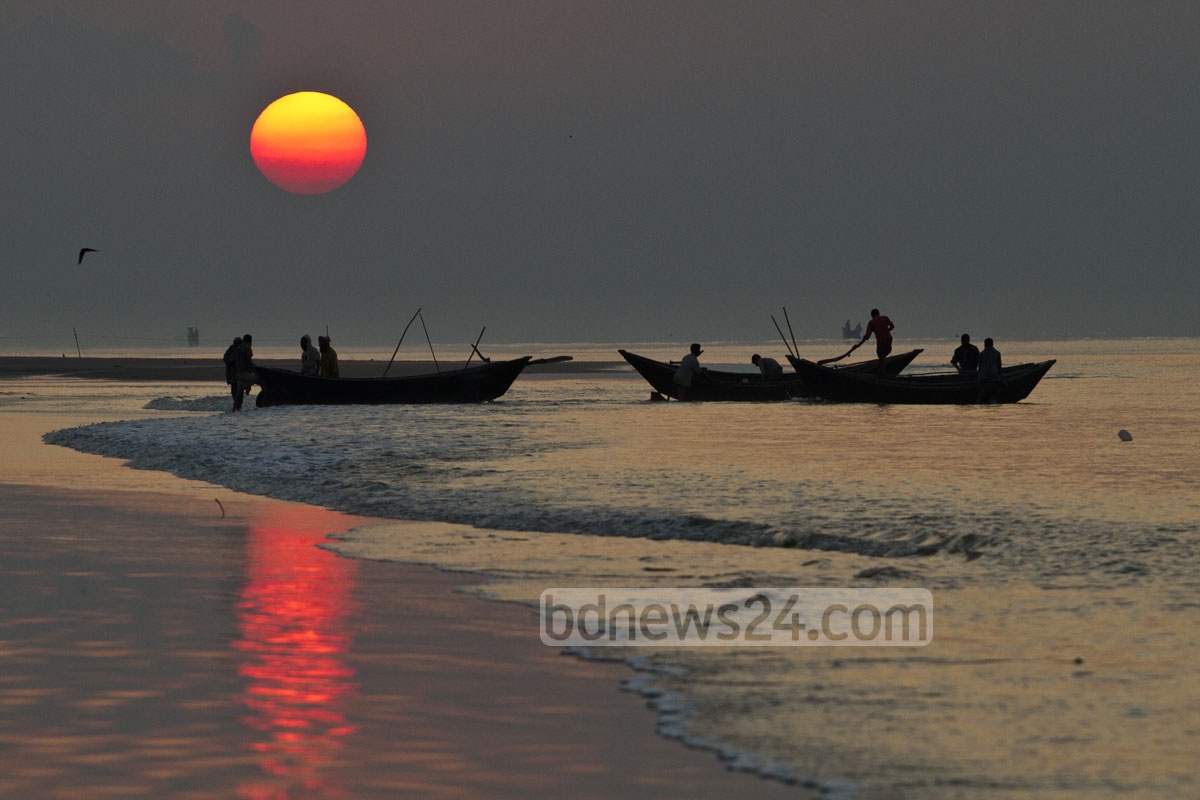 Paypoq va bikinidagi jinsiy aloqa Yalangoch porno modellarning fotosuratlari