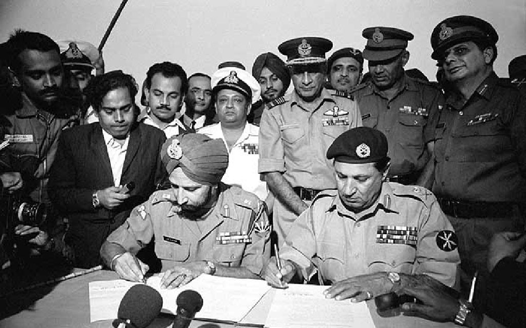 ১৬ ডিসেম্বর, ১৯৭১: পথ করতে আলো, রাতভর জ্বলেছিল ঘরের বাতি