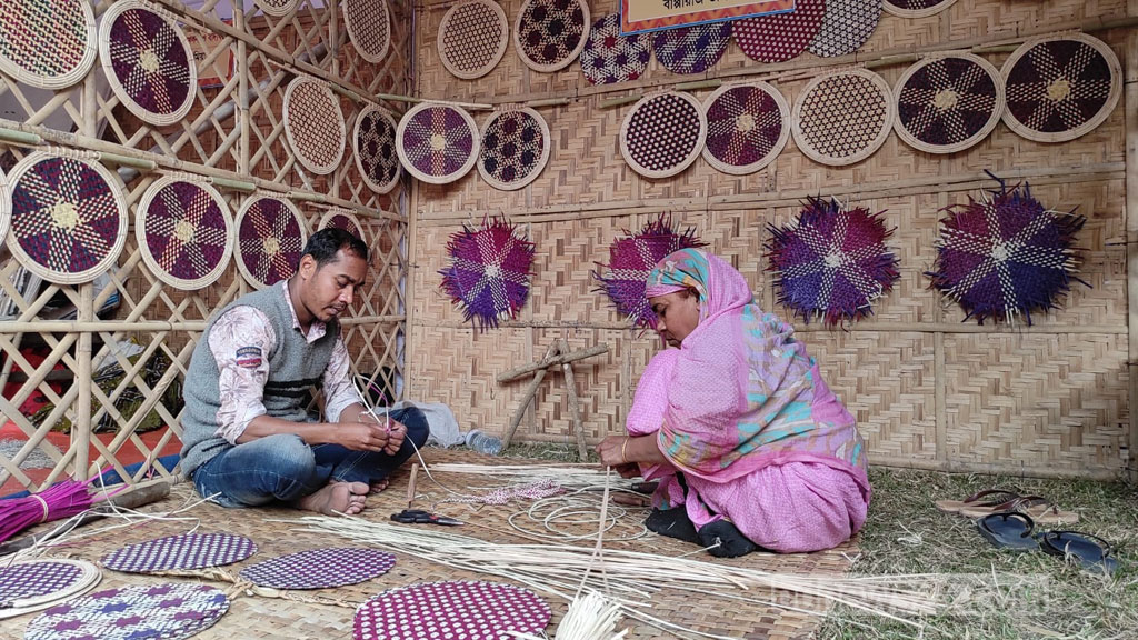 সোনারগাঁয়ে কারুশিল্প মেলায় অব্যবস্থাপনার অভিযোগ